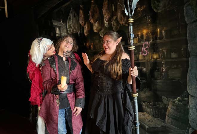 Halloween mit Freunden im Rätsellabyrinth Heldenverlies